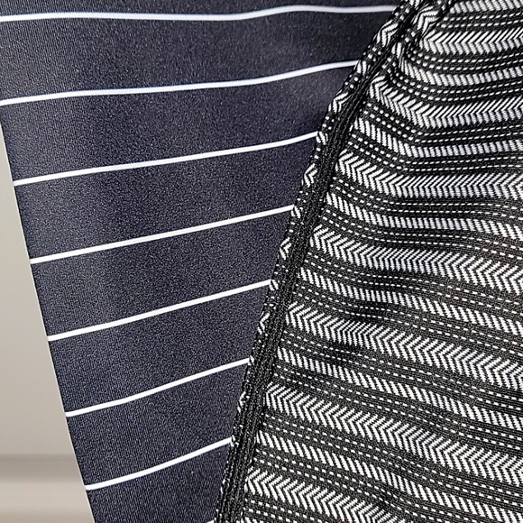 Zyia *** lot of 2*** both size 8-10 * capri leggings* gently used still EC - Picture 2 of 4